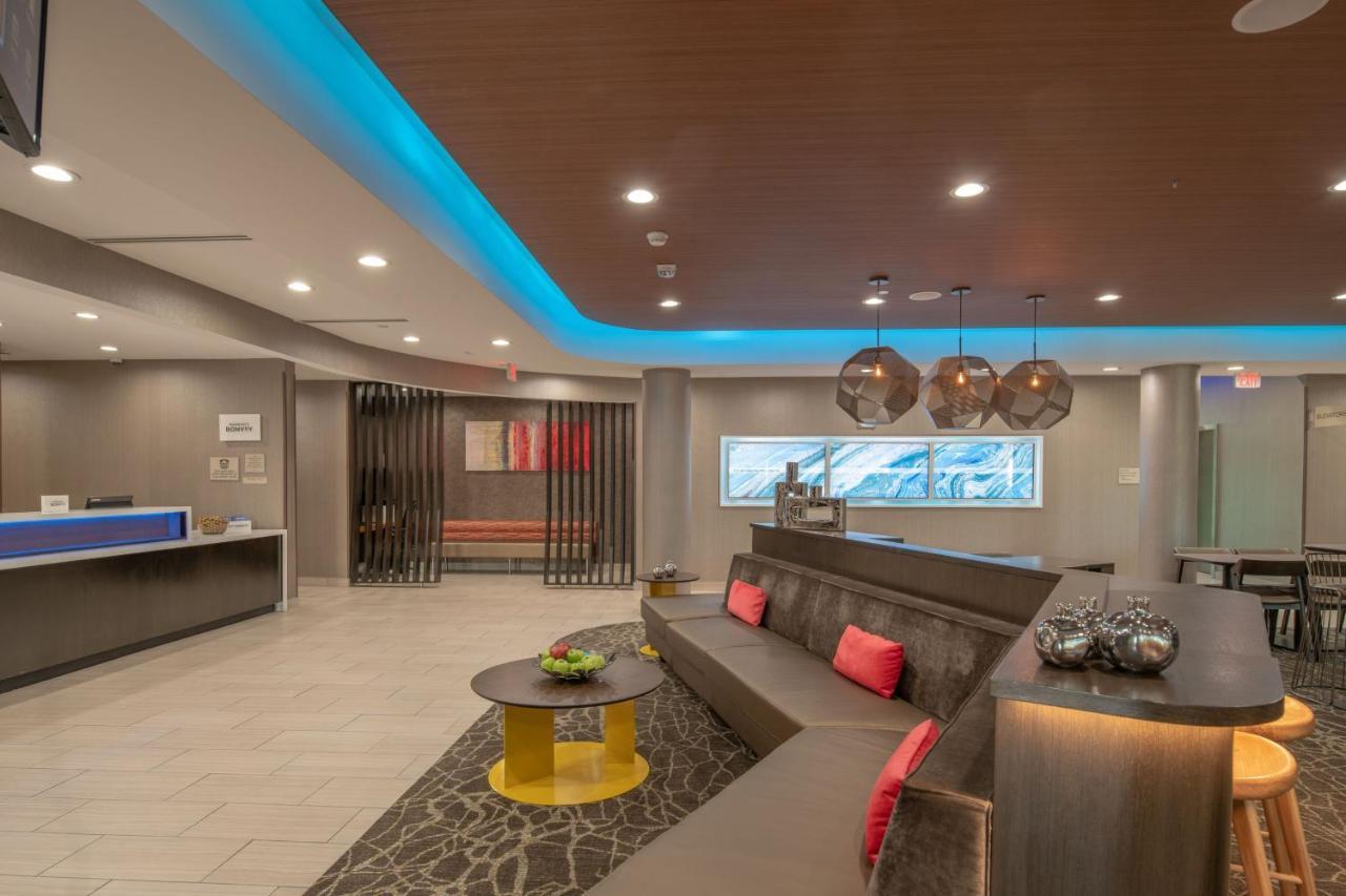 Springhill Suites Dallas Central Expressway Экстерьер фото