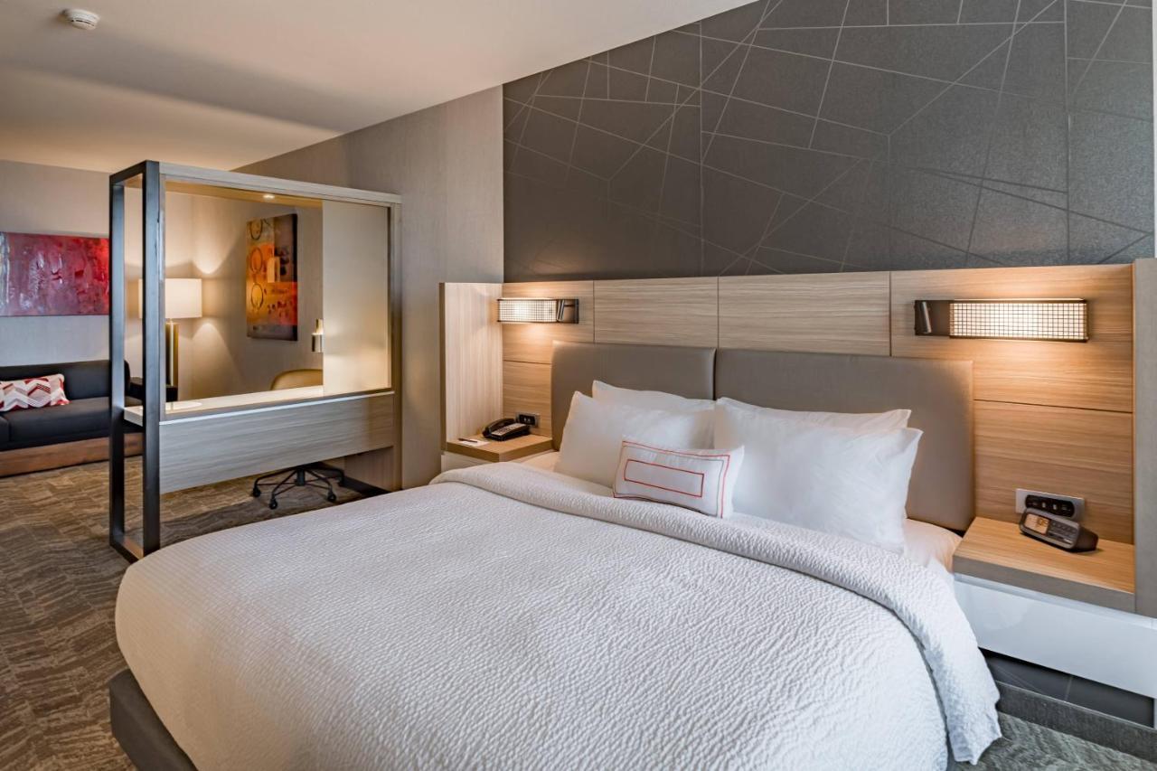Springhill Suites Dallas Central Expressway Экстерьер фото