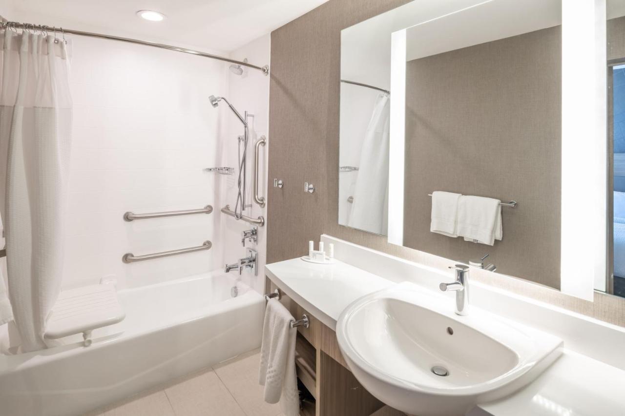 Springhill Suites Dallas Central Expressway Экстерьер фото