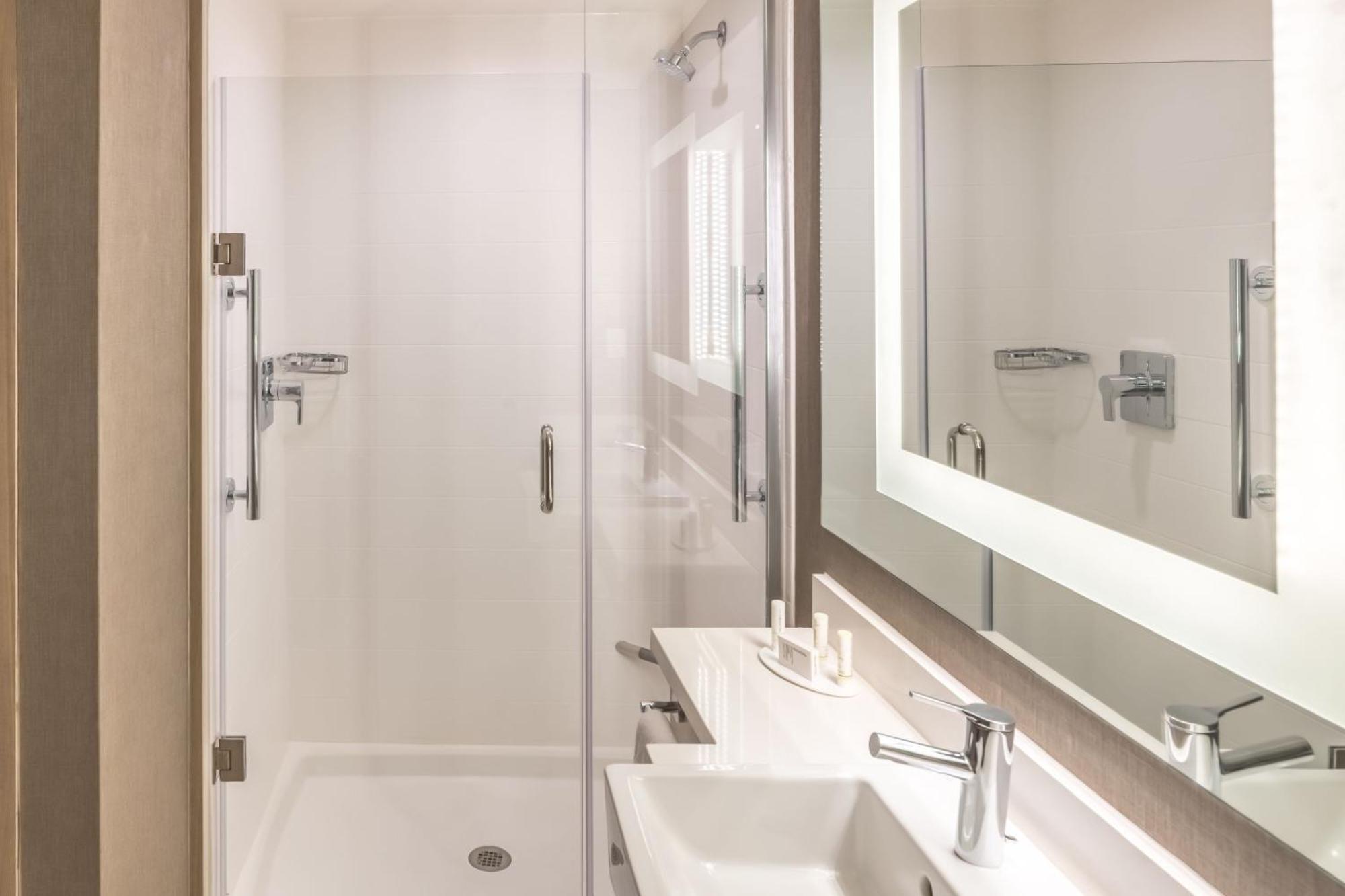 Springhill Suites Dallas Central Expressway Экстерьер фото