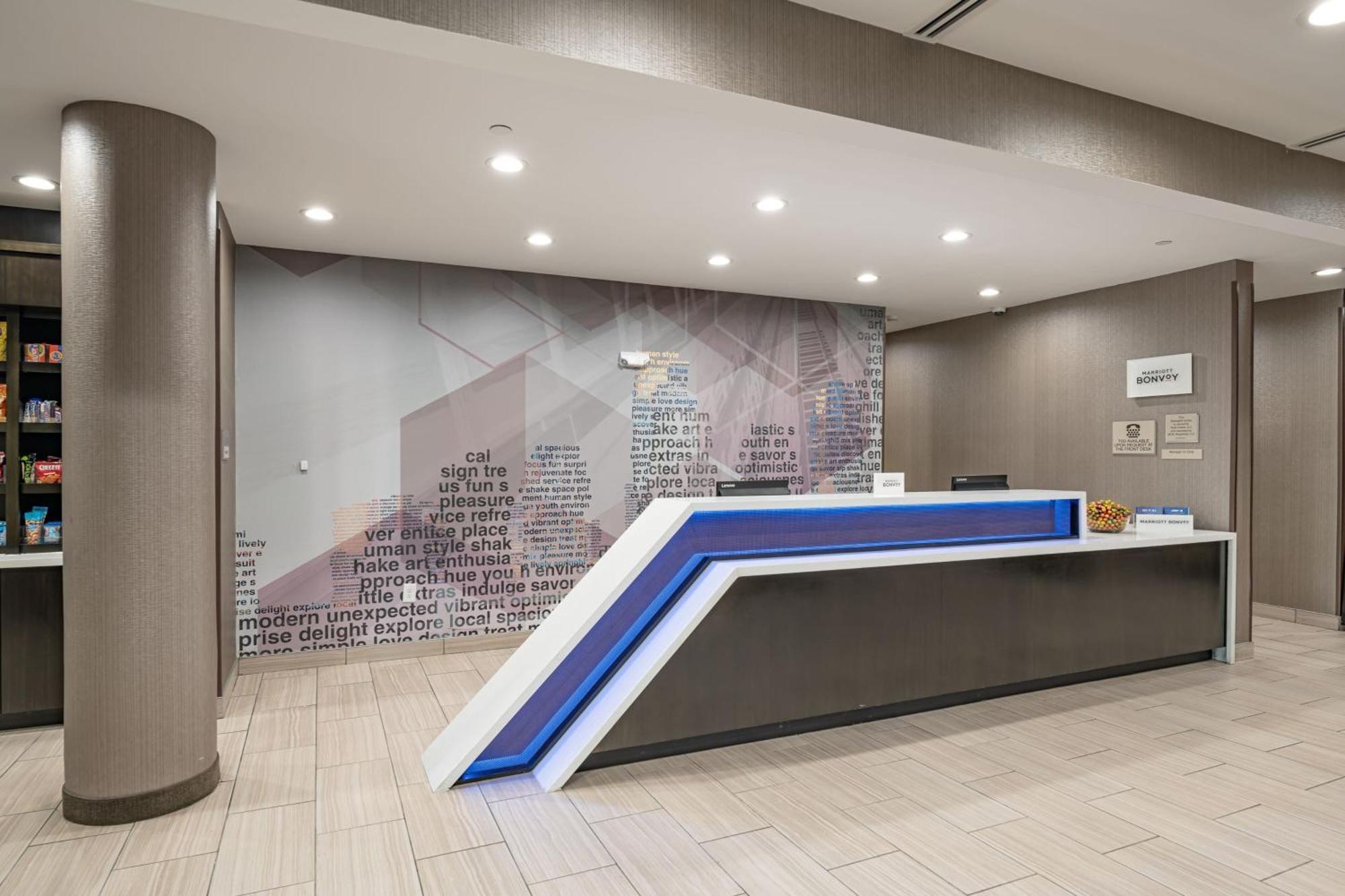 Springhill Suites Dallas Central Expressway Экстерьер фото