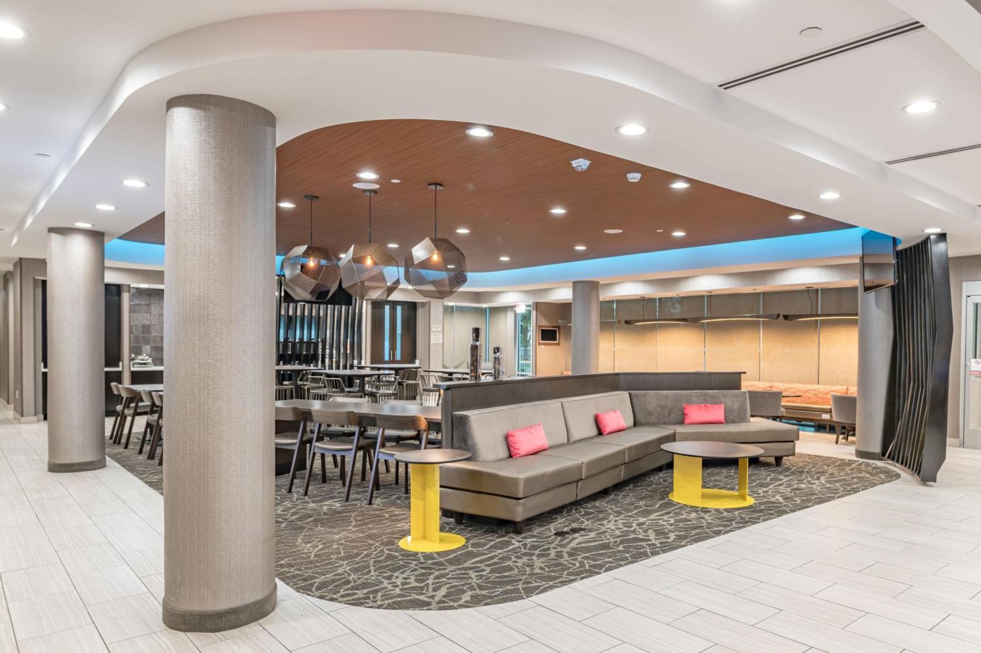 Springhill Suites Dallas Central Expressway Экстерьер фото