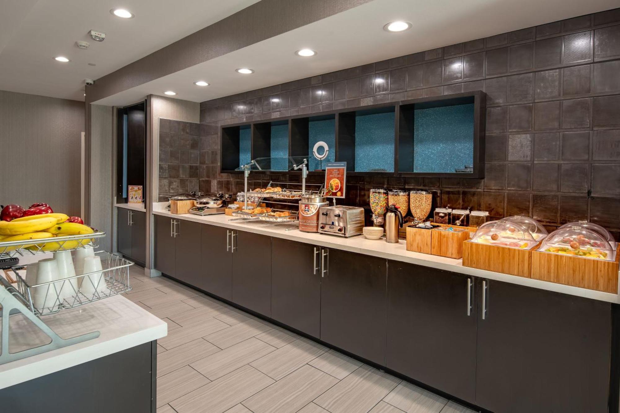 Springhill Suites Dallas Central Expressway Экстерьер фото