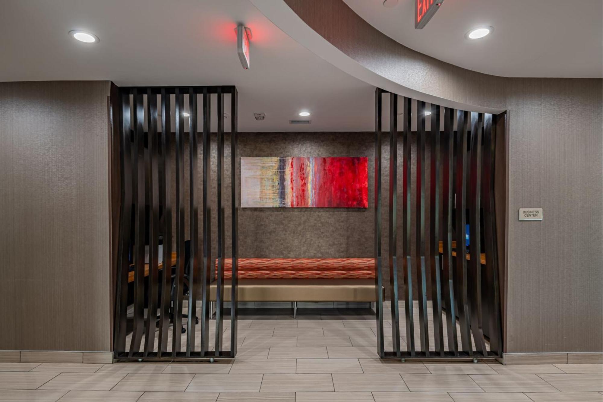 Springhill Suites Dallas Central Expressway Экстерьер фото