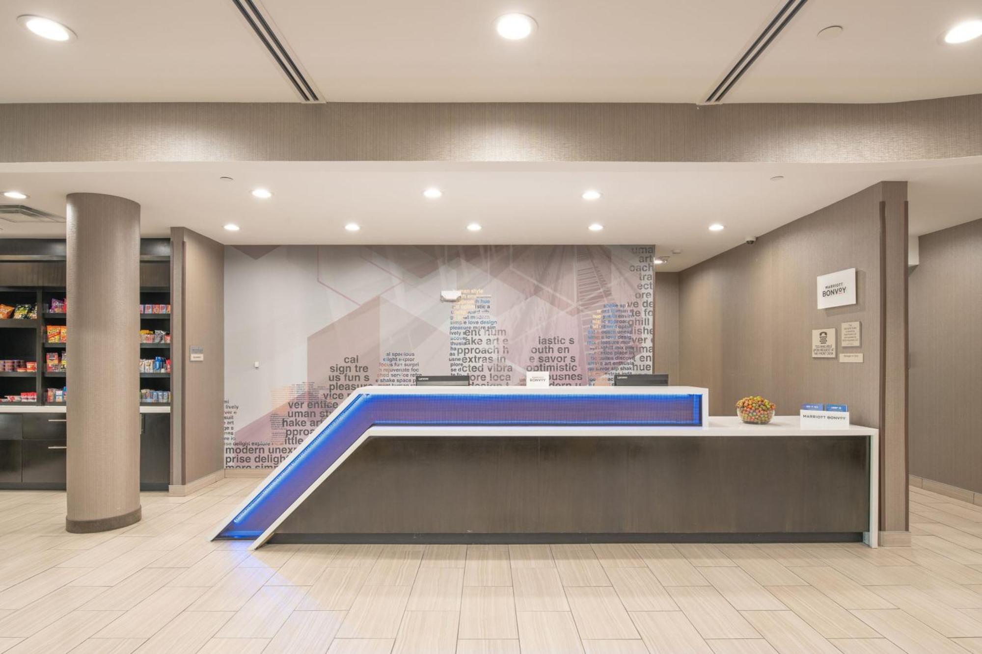 Springhill Suites Dallas Central Expressway Экстерьер фото