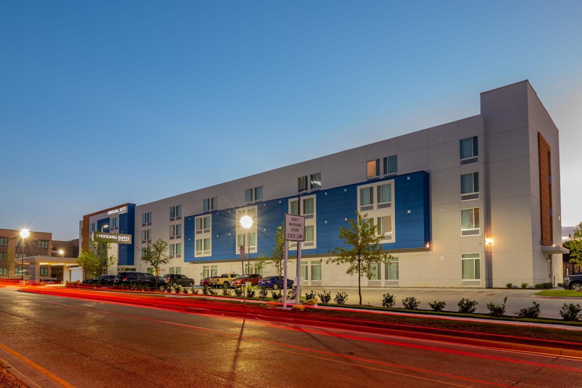 Springhill Suites Dallas Central Expressway Экстерьер фото
