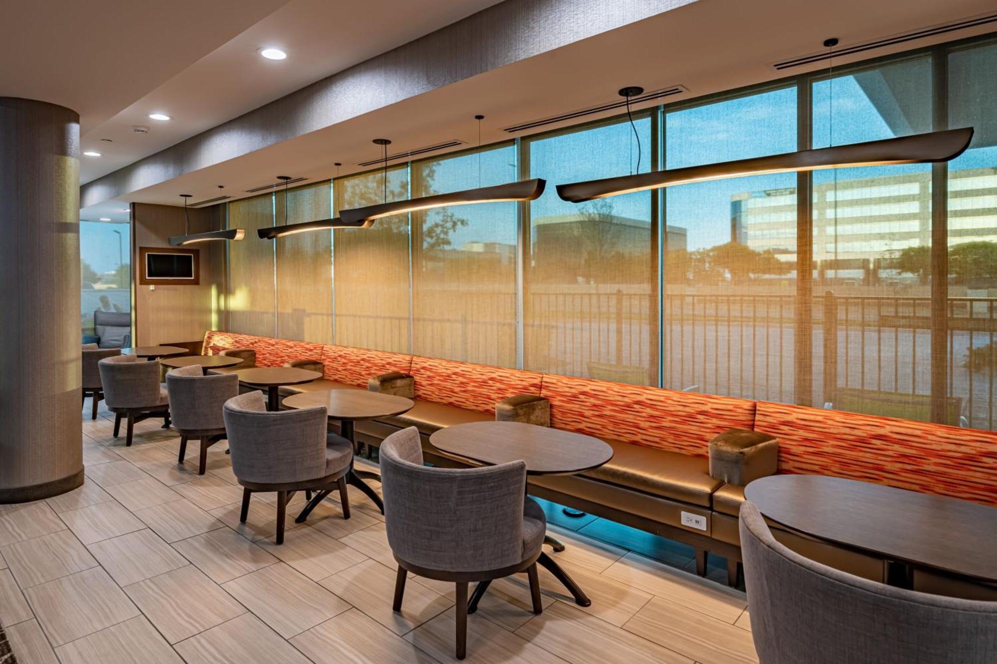 Springhill Suites Dallas Central Expressway Экстерьер фото