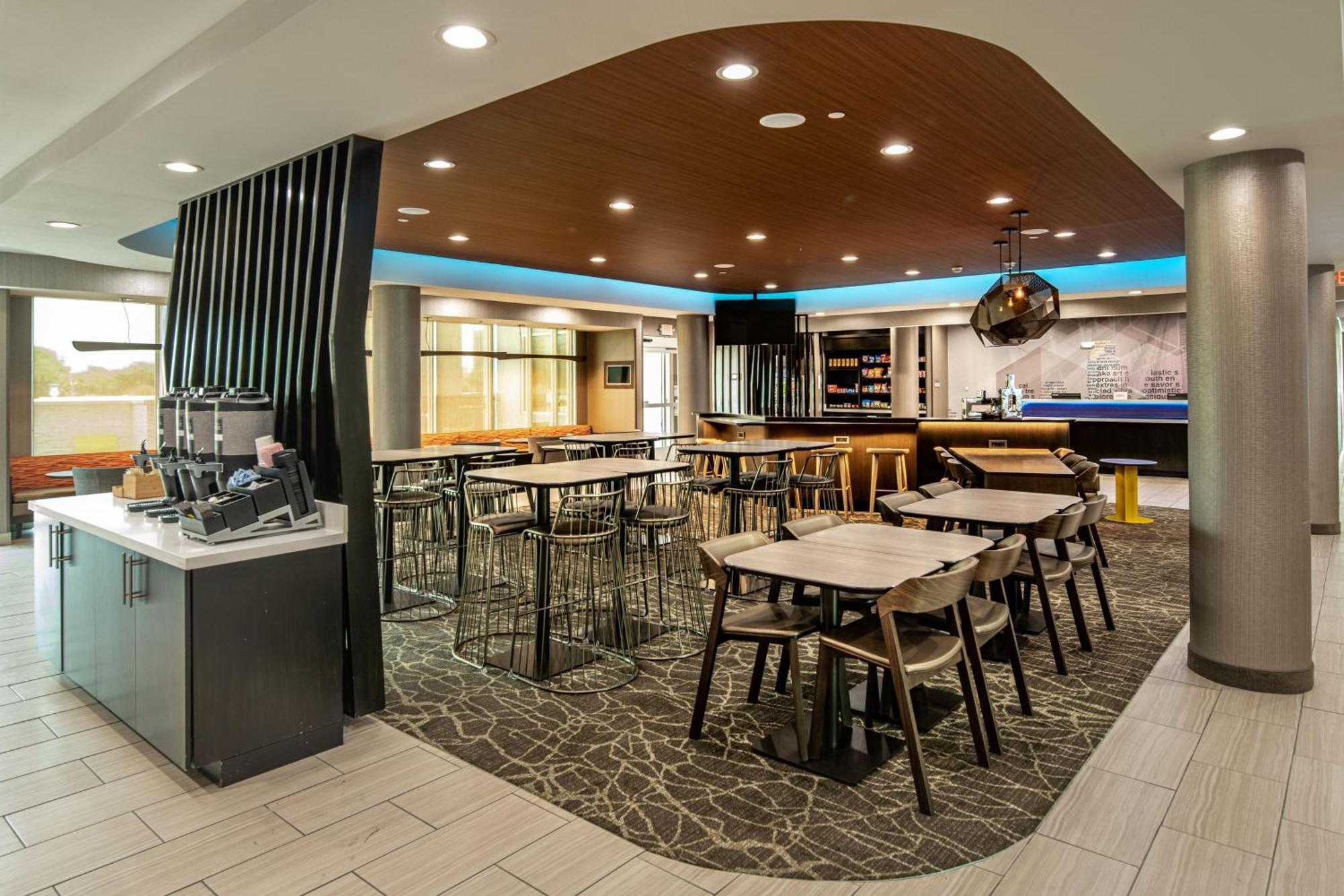 Springhill Suites Dallas Central Expressway Экстерьер фото
