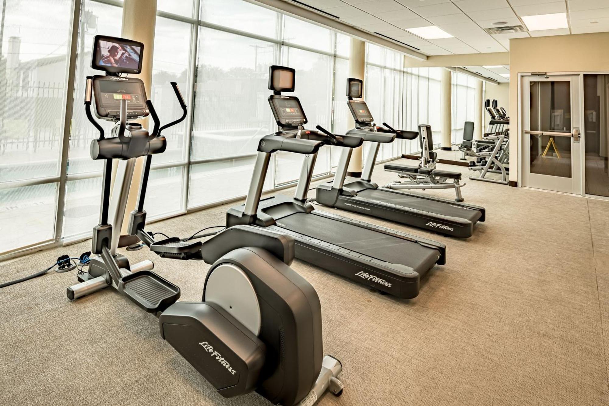 Springhill Suites Dallas Central Expressway Экстерьер фото