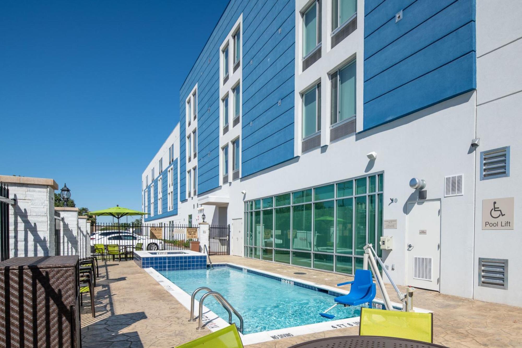 Springhill Suites Dallas Central Expressway Экстерьер фото