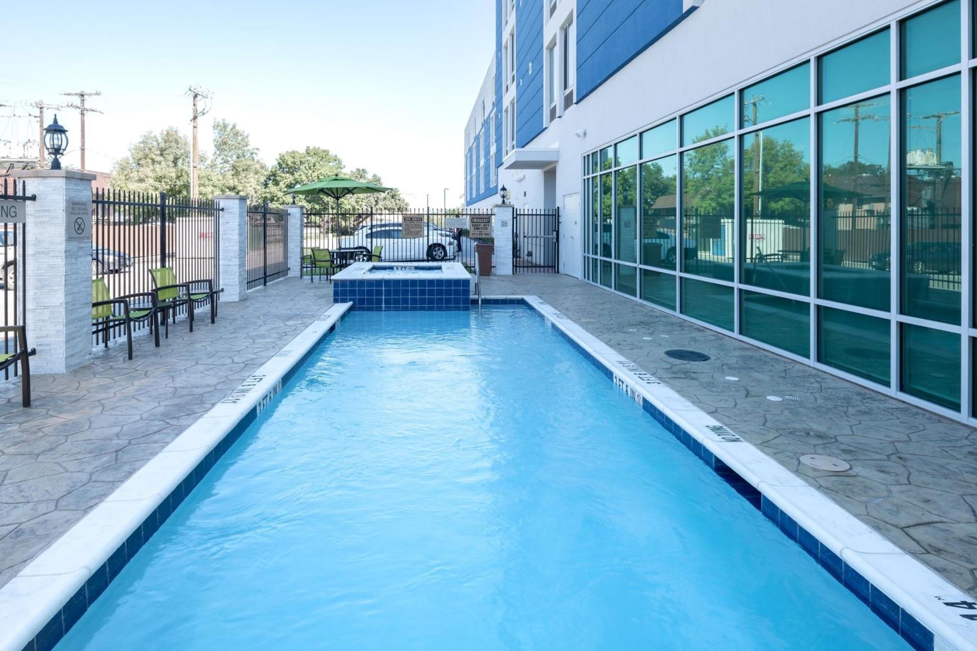 Springhill Suites Dallas Central Expressway Экстерьер фото