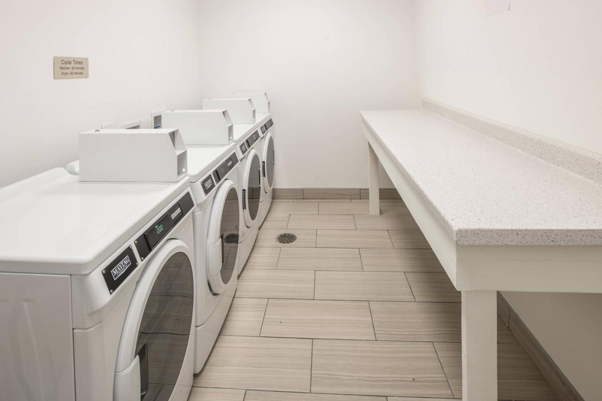 Springhill Suites Dallas Central Expressway Экстерьер фото