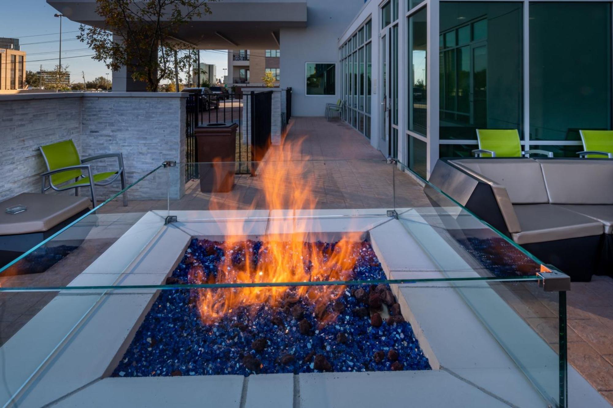 Springhill Suites Dallas Central Expressway Экстерьер фото
